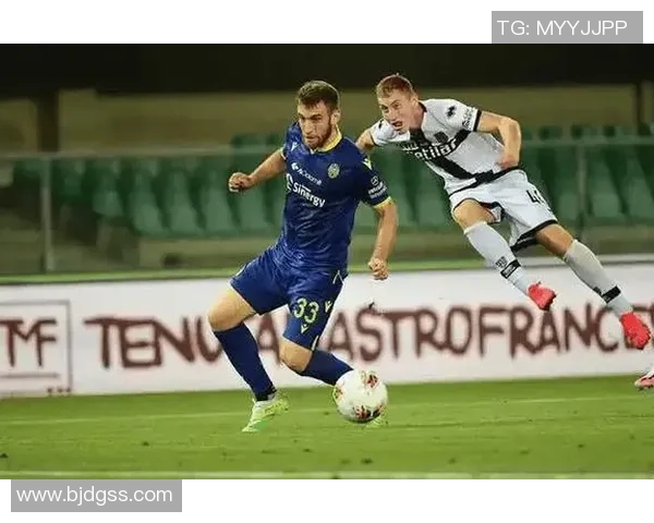 世界杯焦点战AC米兰轻取莱比锡乌龙球引发争议判罚全场沸腾