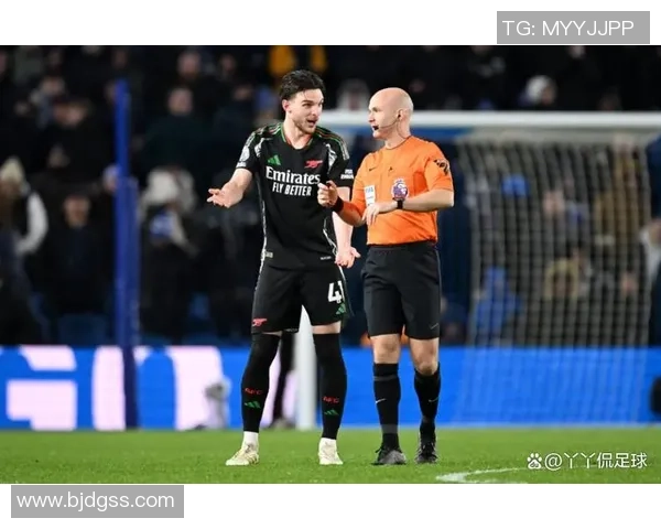 阿森纳逆转热刺友谊赛精彩瞬间补时进球引发争议判罚全场沸腾