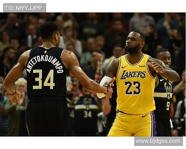 姚明生涯巅峰时刻回顾：从篮球巨星到国际体育文化使者的传奇之路