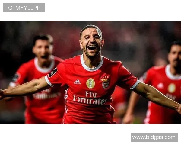 欧冠激战：那不勒斯与本菲卡握手言和转会风波引发球迷热议