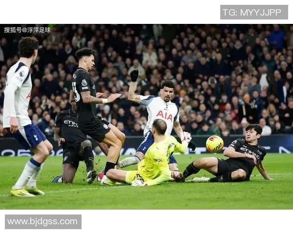 中超热刺大胜莱比锡乌龙球引发争议判罚全场沸腾