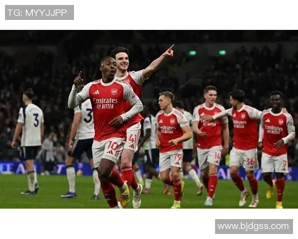 热刺友谊赛大胜阿森纳逆转精彩瞬间引发全场热烈欢呼