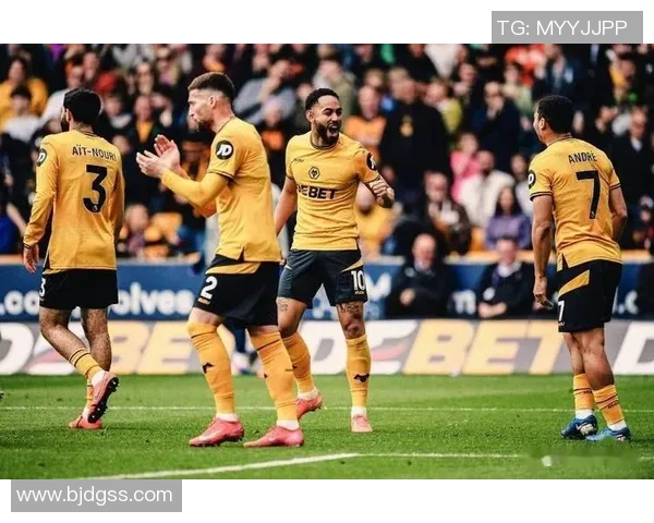 英超精彩对决巴黎圣日耳曼与里昂战平绝杀瞬间引发全场热烈反响 英超精彩对决巴黎圣日耳曼与里昂战平绝杀瞬间引发全场热烈反响