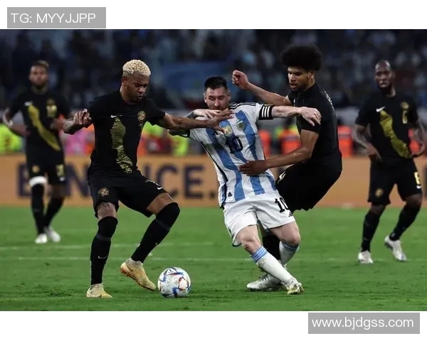 国王杯精彩对决尤文图斯与莱比锡战平帽子戏法引发全场热潮