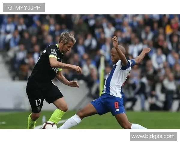 欧联杯精彩对决本菲卡强势击败巴萨点球大战引发全场狂欢