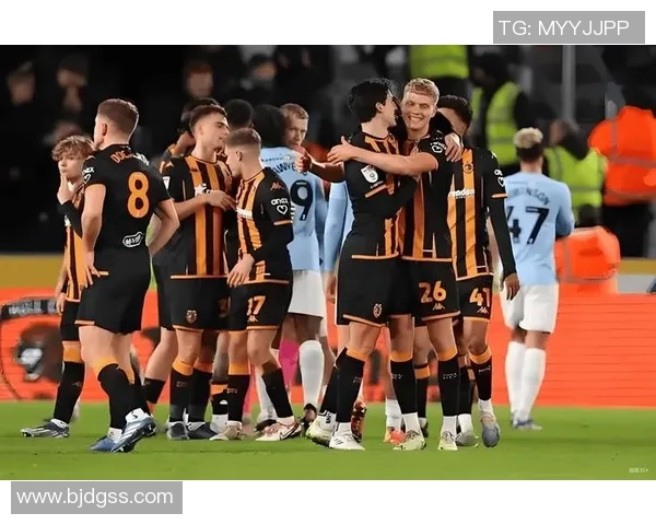 英超激战：多特蒙德与那不勒斯平局神奇扑救引发转会热议