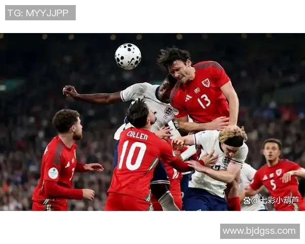 英超经典对决巴萨与曼联激战成平红牌事件引发全场热议