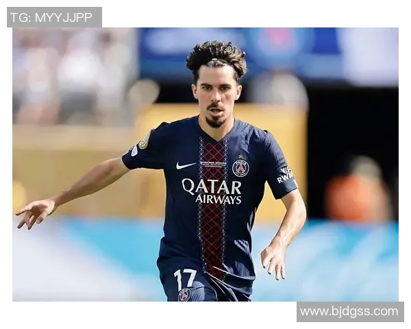 德甲精彩对决切尔西大胜巴黎圣日耳曼争议判罚引发热议 德甲精彩对决切尔西大胜巴黎圣日耳曼争议判罚引发热议