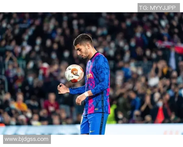 欧联杯波尔图与那不勒斯激战成平局帽子戏法瞬间点燃全场激情 欧联杯波尔图与那不勒斯激战成平局帽子戏法瞬间点燃全场激情