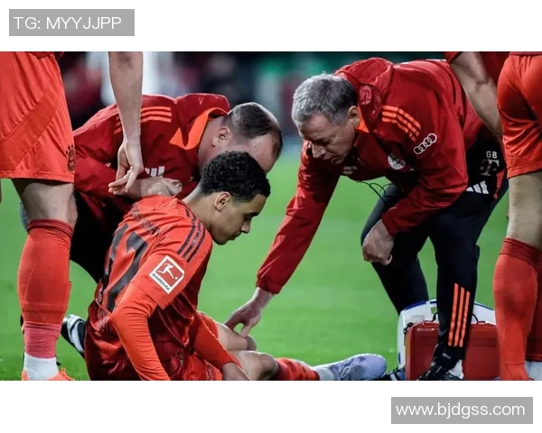 欧冠激战：拜仁与阿森纳1比1平局红牌争议引发全场热议与十大精彩进球回顾